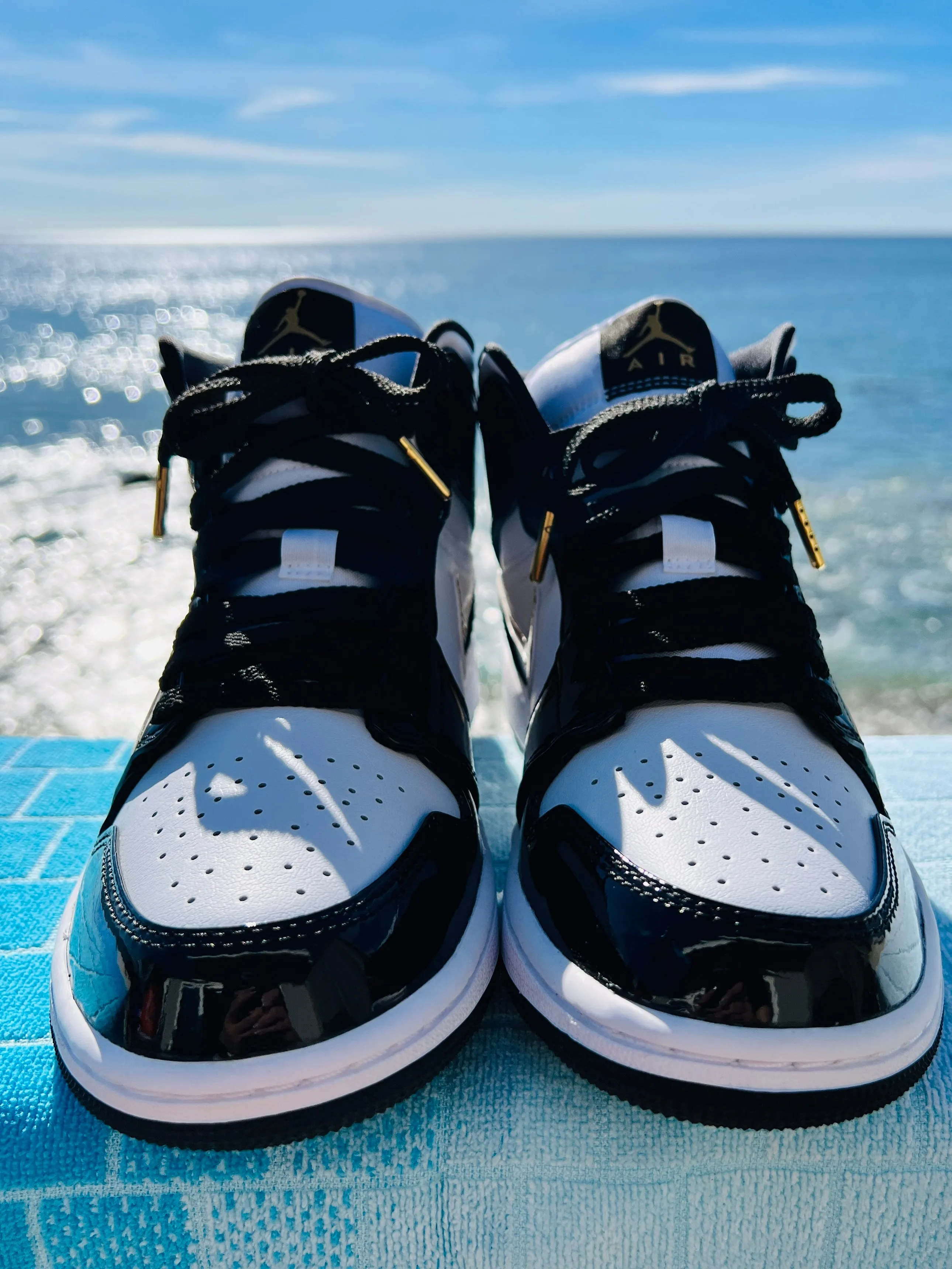 2023 Jordan 1 Mid Patent Black Tie (852542-007)