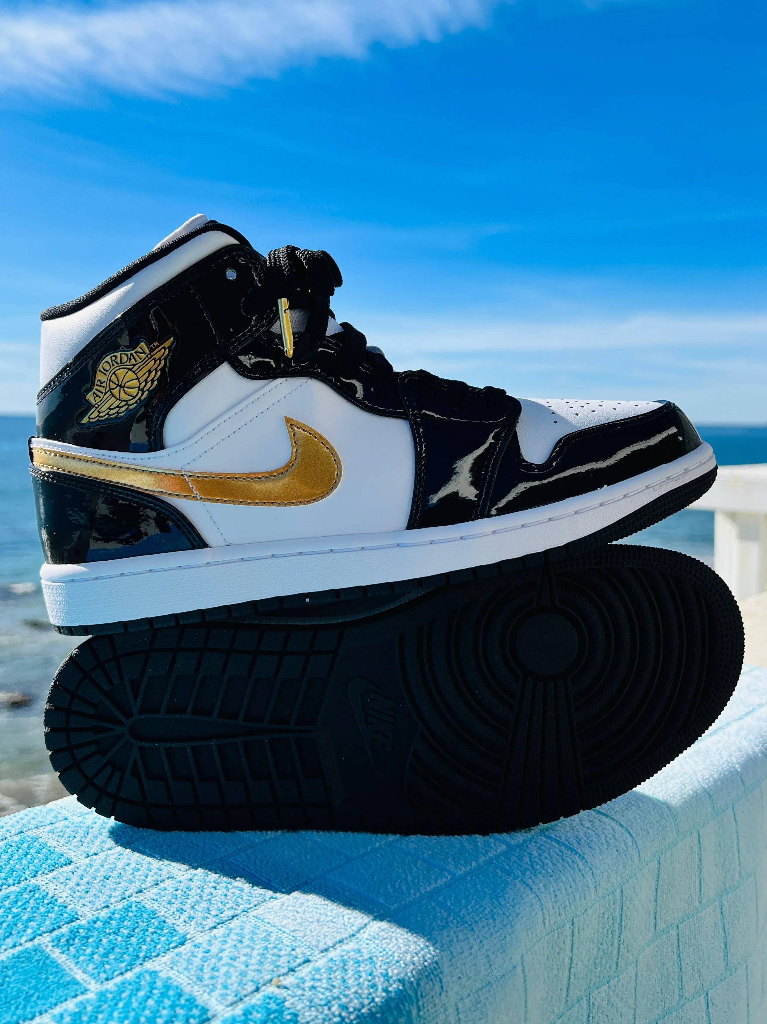 2023 Jordan 1 Mid Patent Black Tie (852542-007)