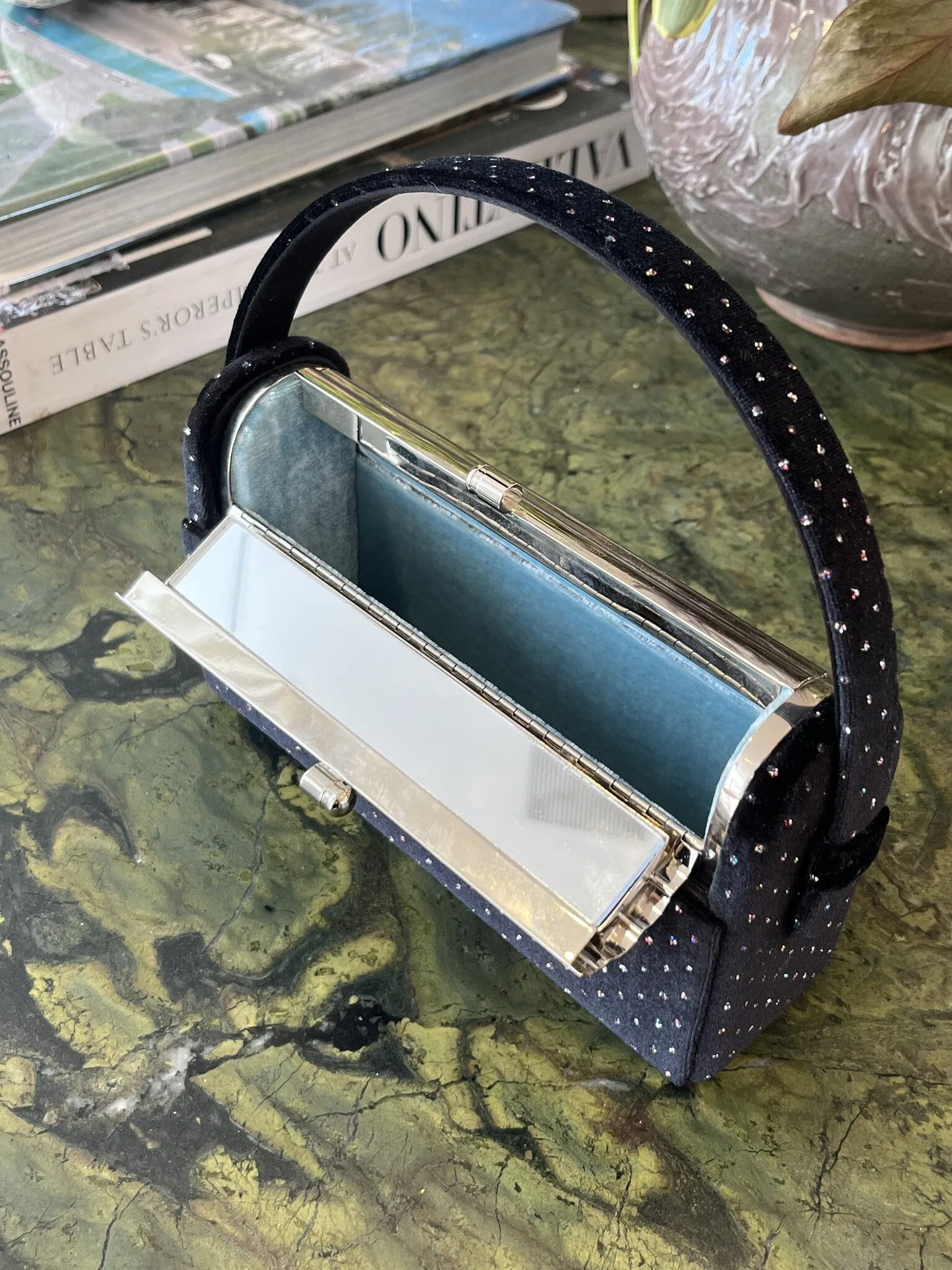 BIENEN DAVIS | VELVET REGINE CASE