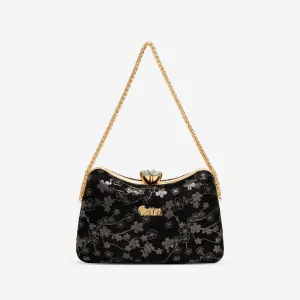 Clutch Chronicles | Cara