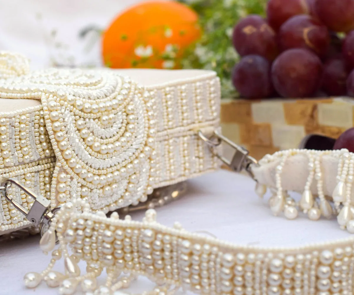 Erisha Clutch – Cream