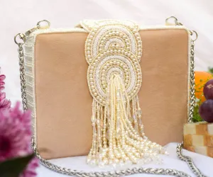 Erisha Clutch – Cream