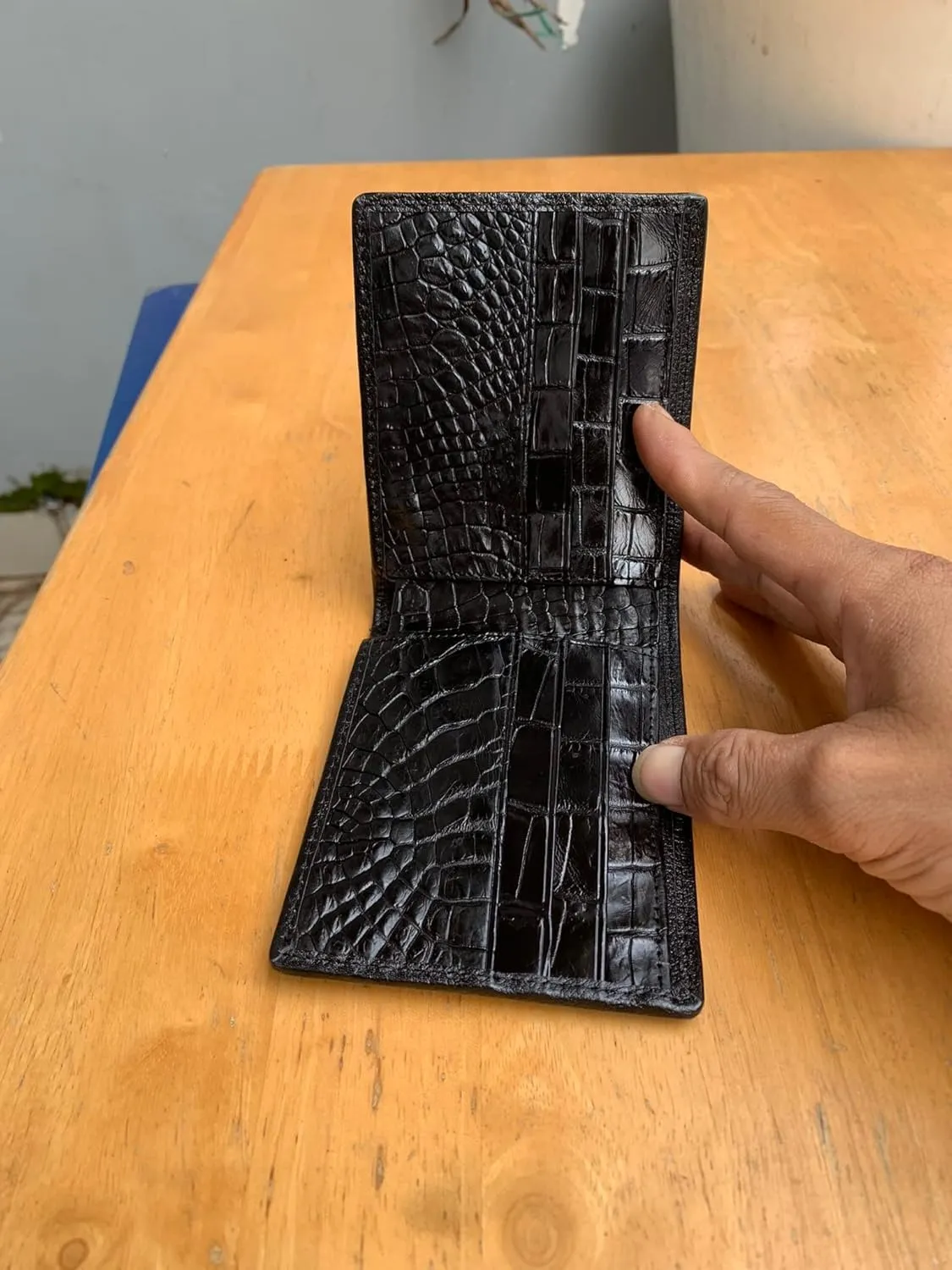 Genuine leather wallets men Alligator Wallet Men alligator Skin Wallets for Mens men wallet alligator mens alligator wallets (Black Double Sides Leather)