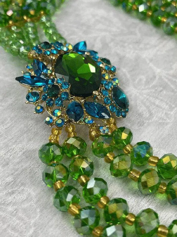 Green Statement Necklace and Floral Embroidery Clutch Set