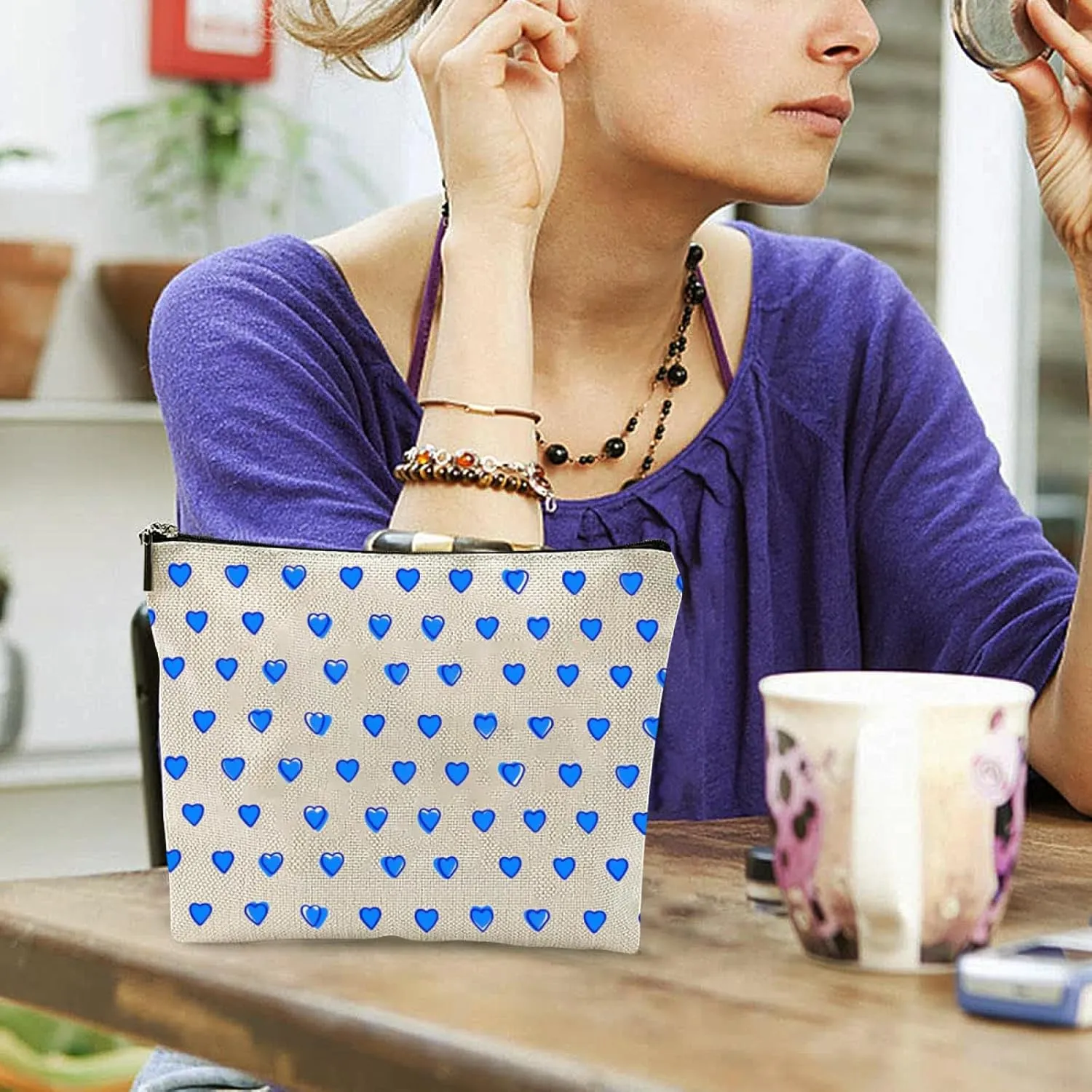 KNoRRS Chic Blue Preppy Makeup Bag - Elegant Zipper Pouch for Travel & Toiletries, Ideal Gift for Teen Girls & Roller Hearts Rabbit Lovers