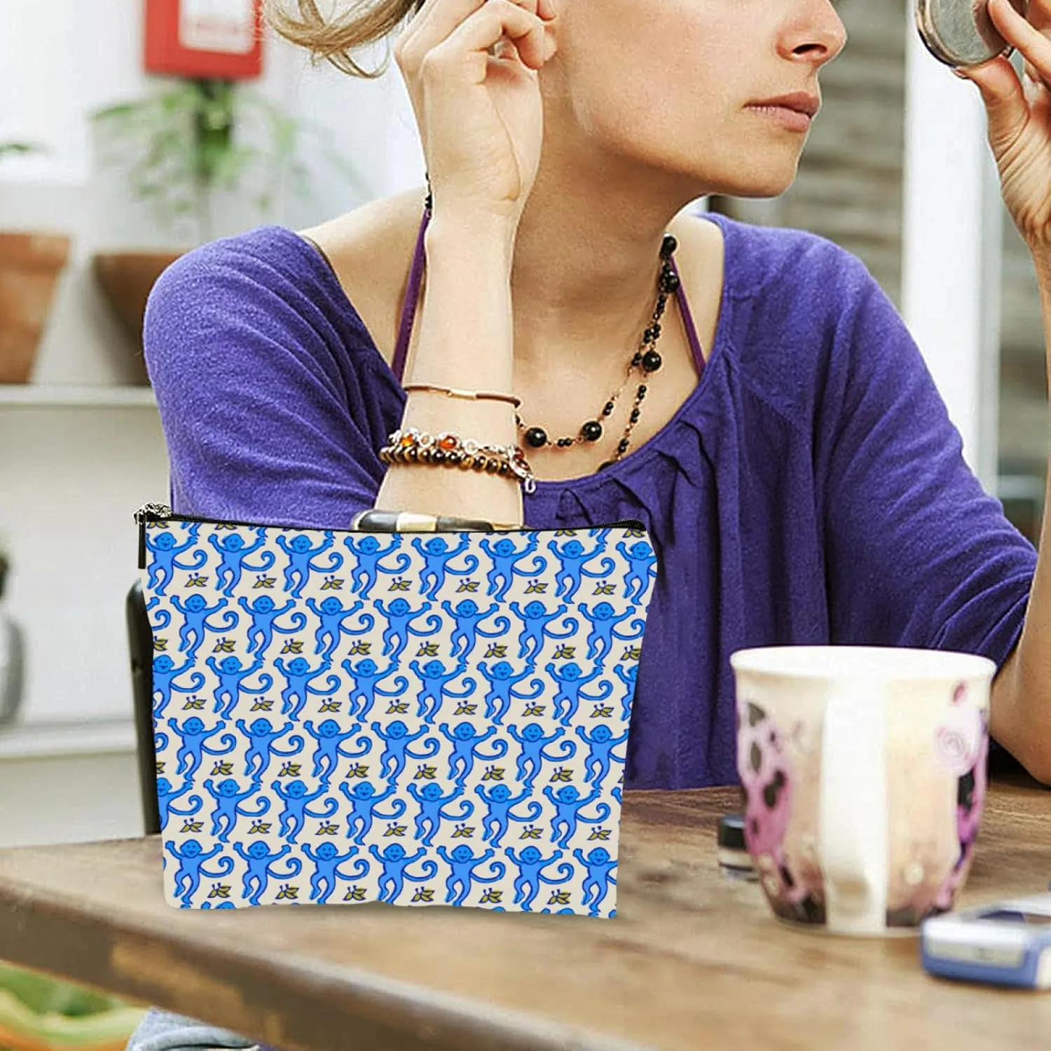 KNoRRS Chic Blue Preppy Makeup Bag - Elegant Zipper Pouch for Travel & Toiletries, Ideal Gift for Teen Girls & Roller Monkey Rabbit Lovers
