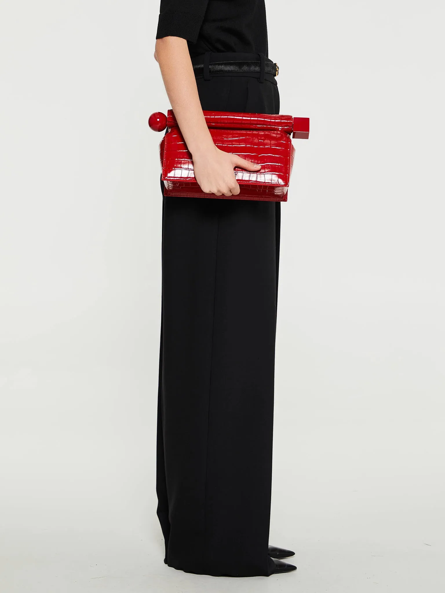 La Pochette Rond Carre Bag in Red