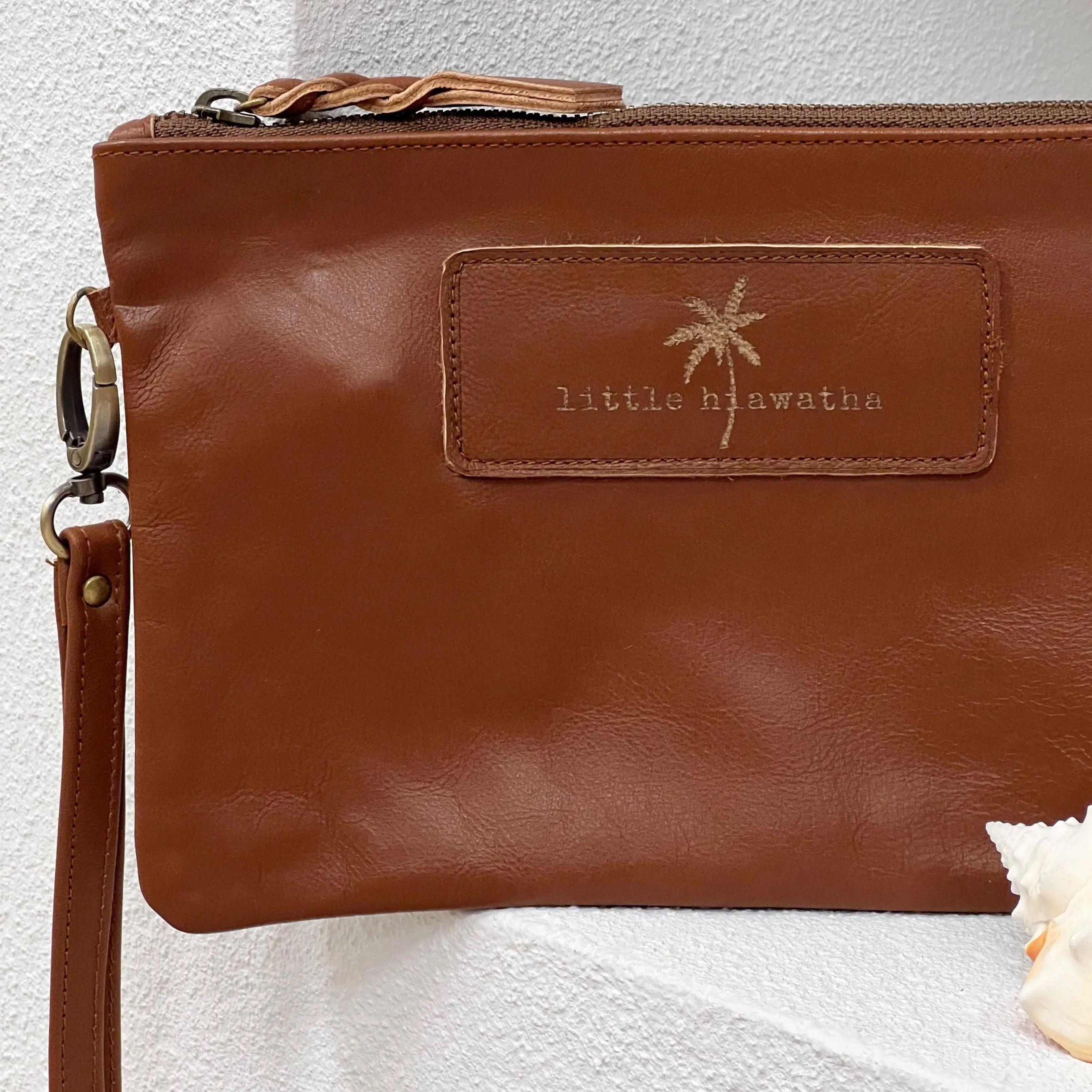 Little Hiawatha Pouch - Brown