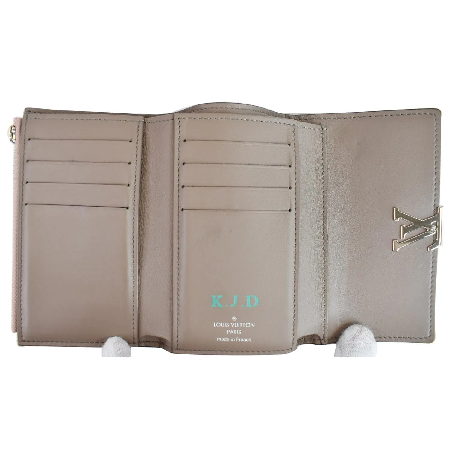 LOUIS VUITTON Capucines Taurillon Compact Leather Wallet Magnolia