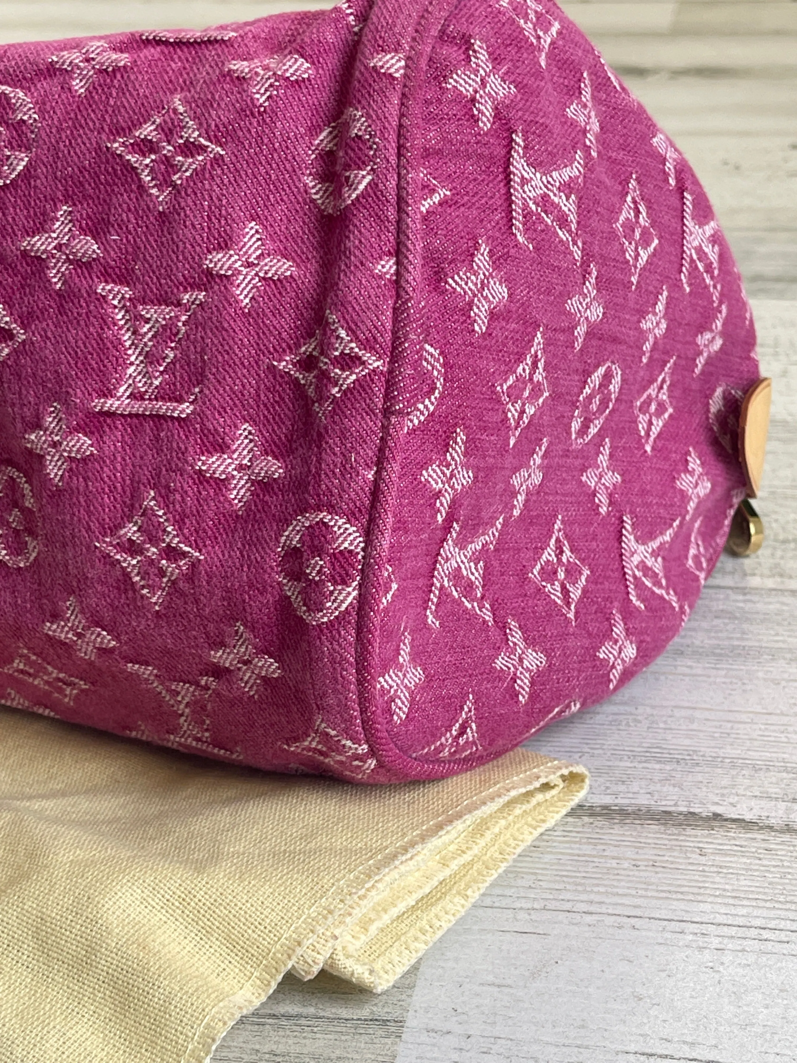 LV Neo Speedy in Pink