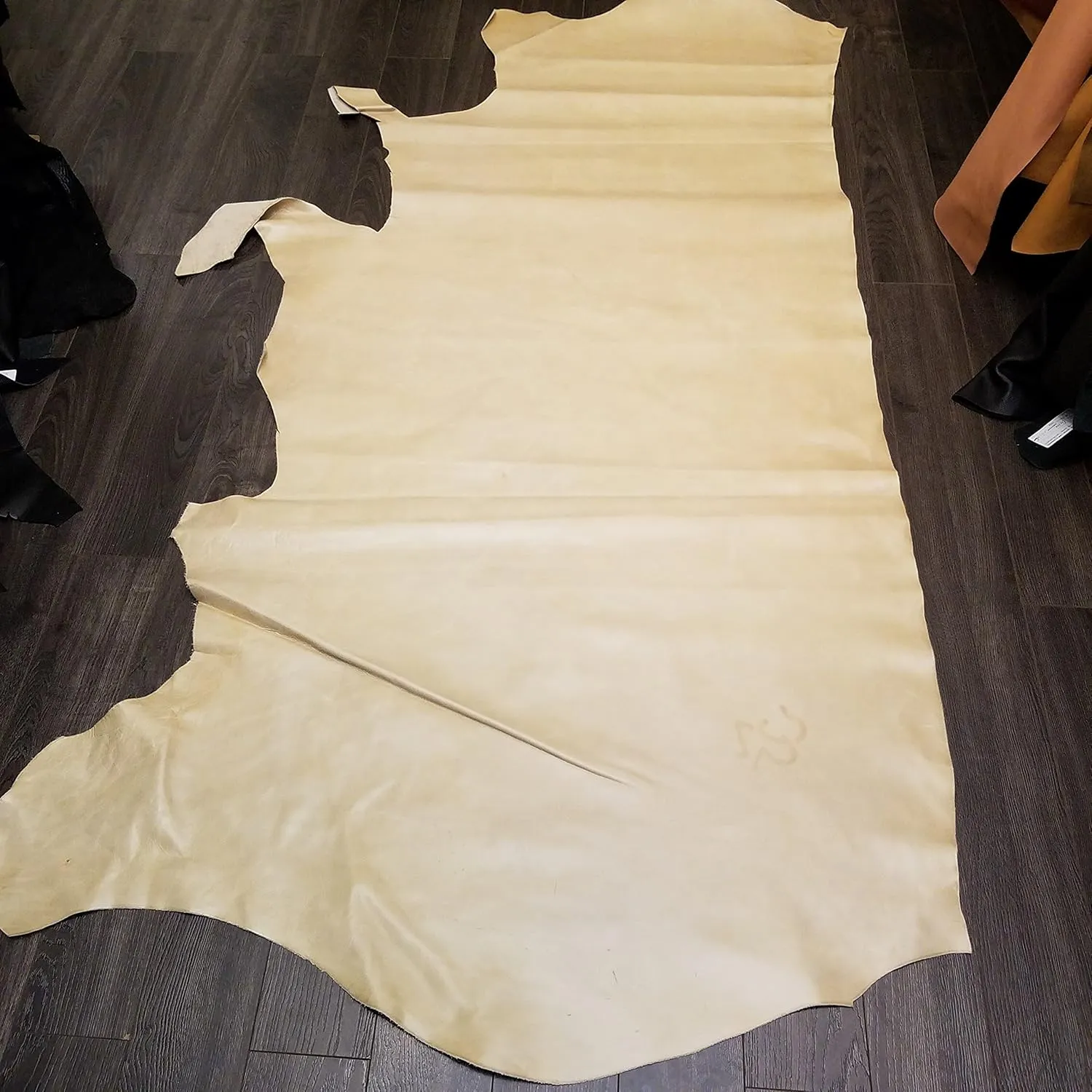 NAT Leathers Offwhite Bone Soft semi 10 inch x 20 inch Cutting 2.5-3.0 Nappa Soft Upholstery Handbag Cowhide Genuine Cow Leather Hide Skin (10"x20")