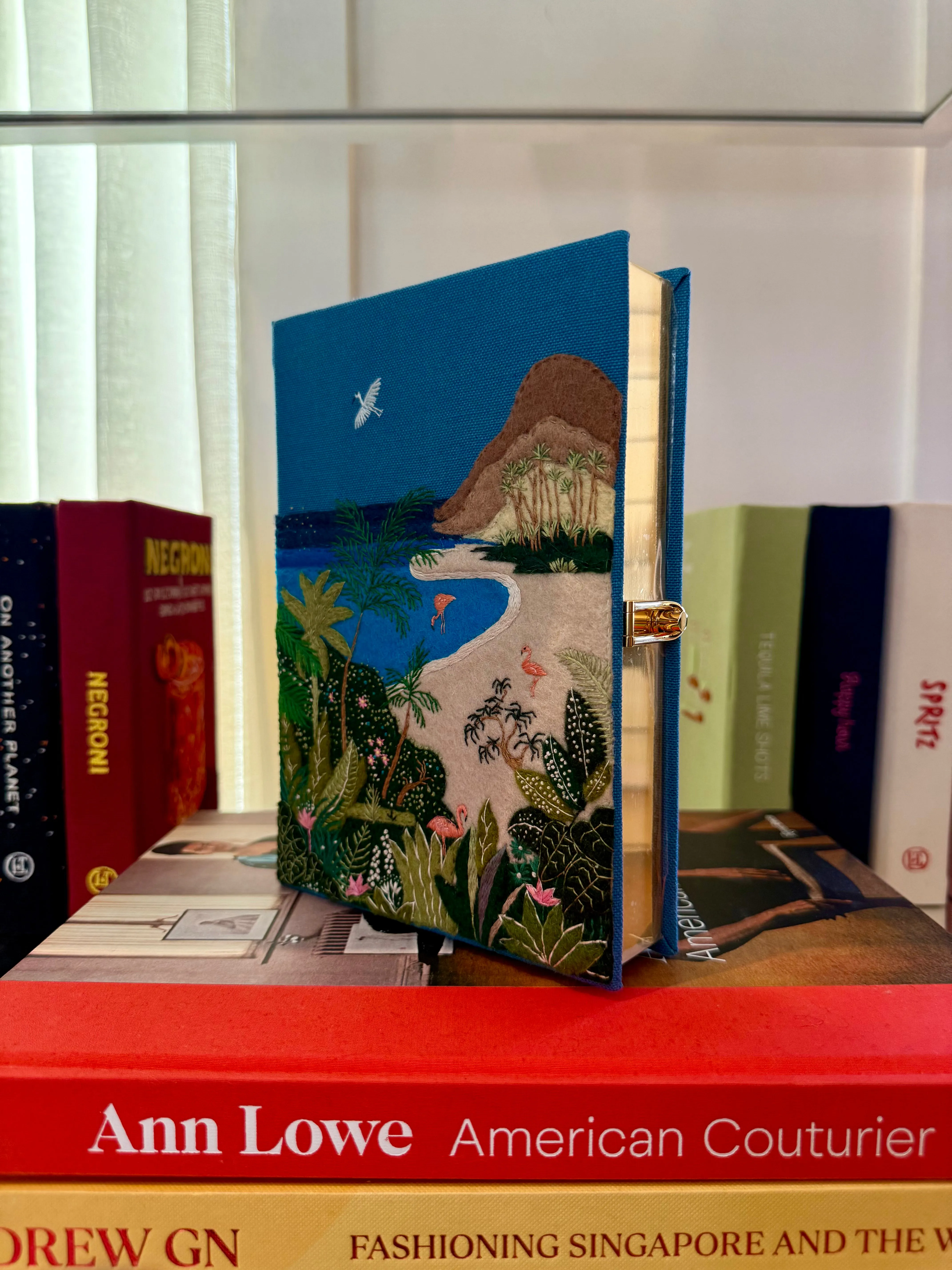 OLYMPIA LE TAN | PARADISE BEACH BOOK CLUTCH