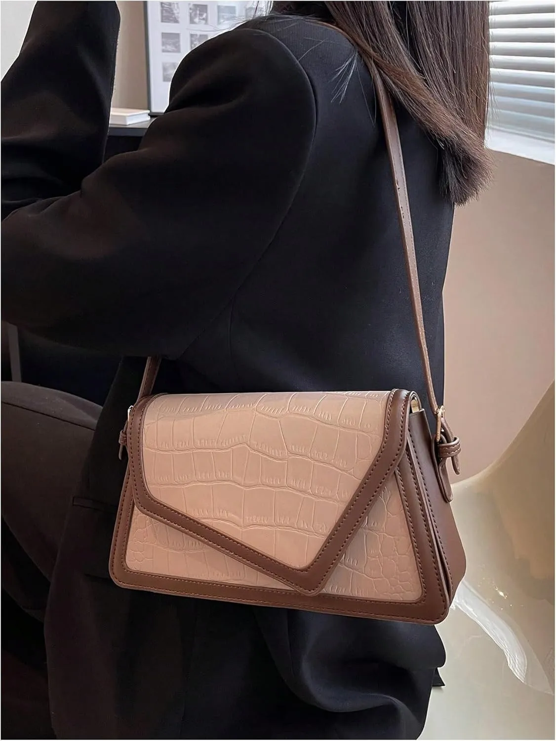 QWINEE Women's Crocodile Embossed Flap Bag Colorblock Shoulder Handbag Contrast Binding Clutch Purse