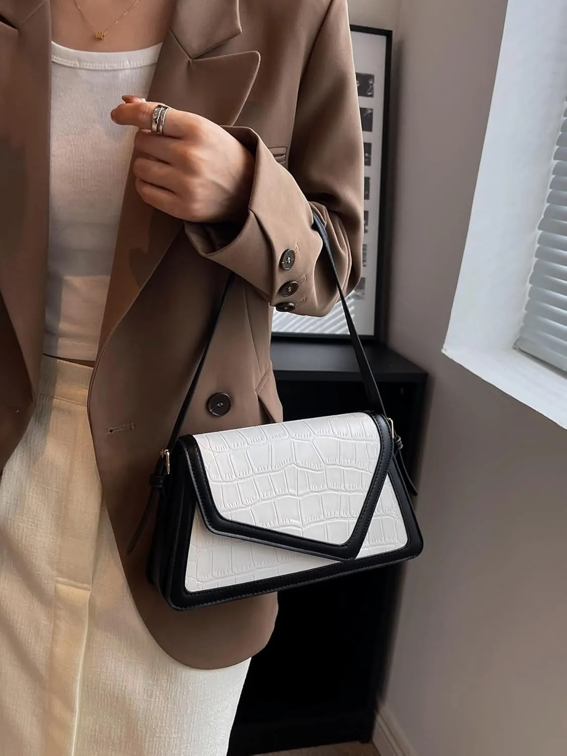 QWINEE Women's Crocodile Embossed Flap Bag Colorblock Shoulder Handbag Contrast Binding Clutch Purse