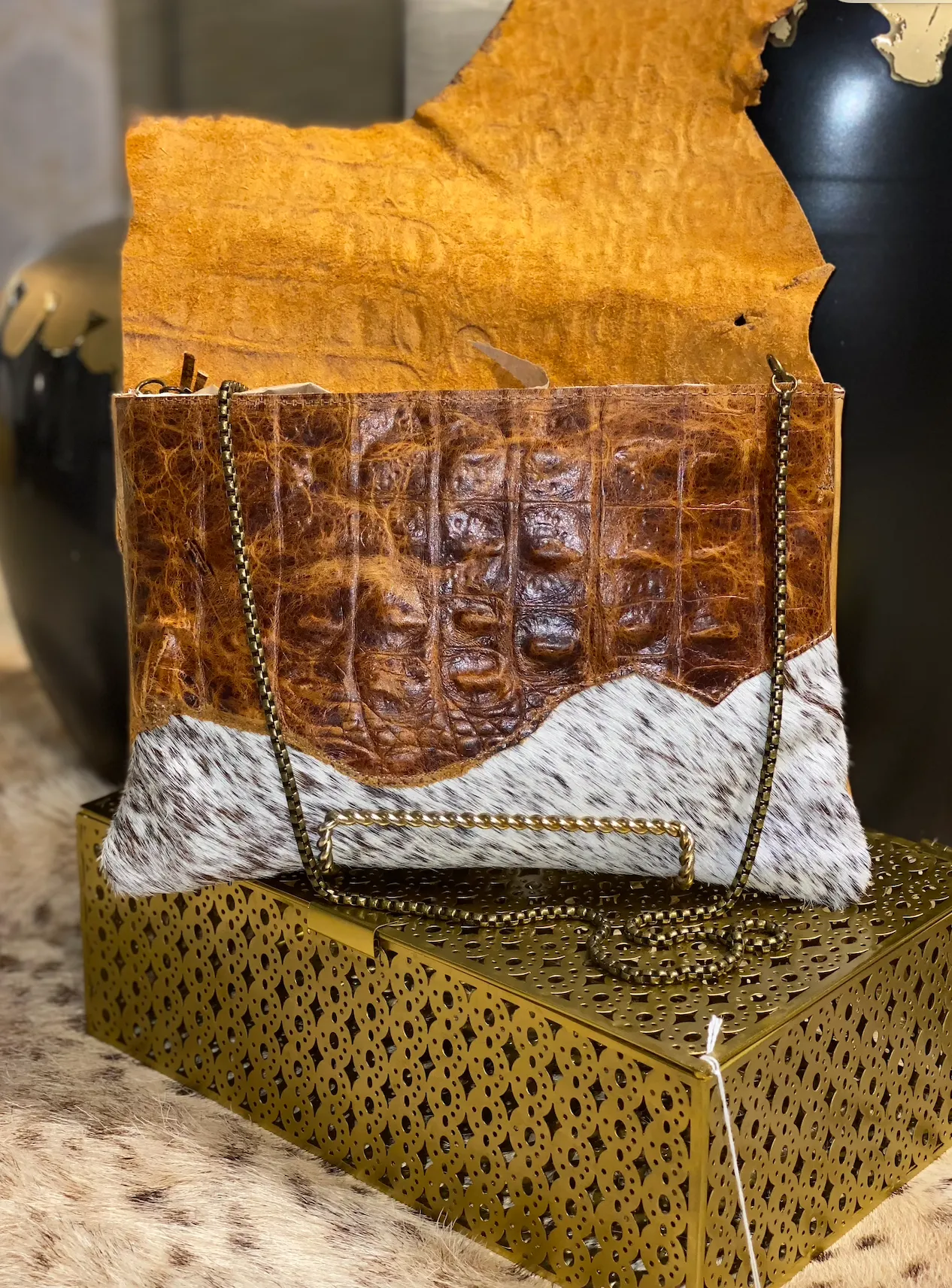Tan Gator Flap With Cowhide Body