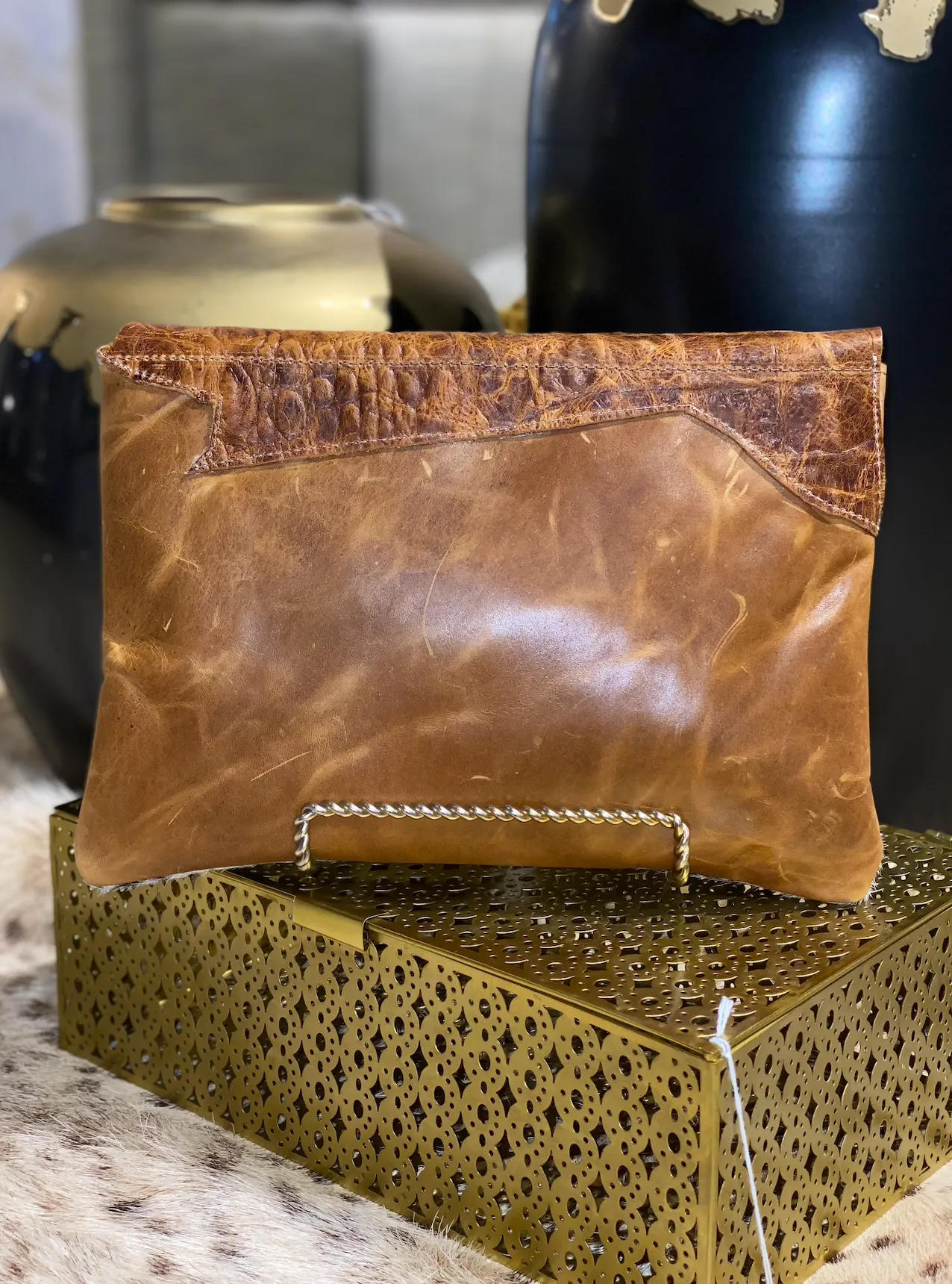 Tan Gator Flap With Cowhide Body