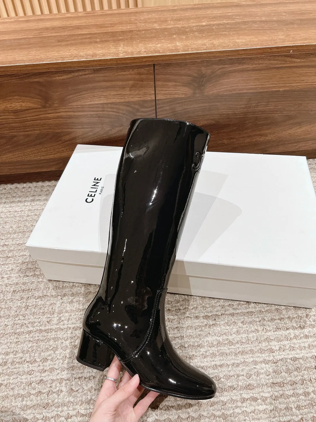 TRIOMPHE patent leather boots