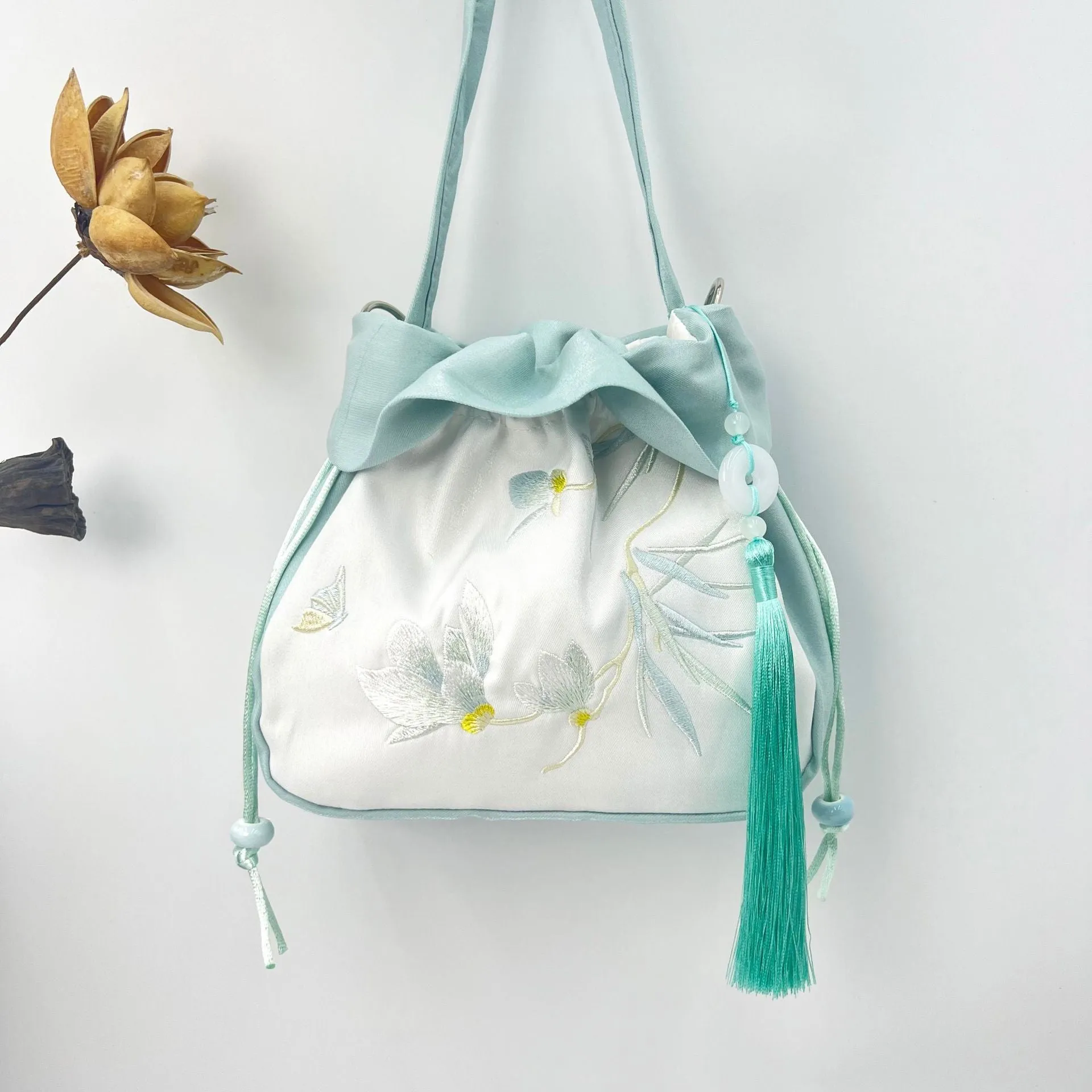 Women's Antique Tassel Embroidered Han Chinese Clothing Handbags