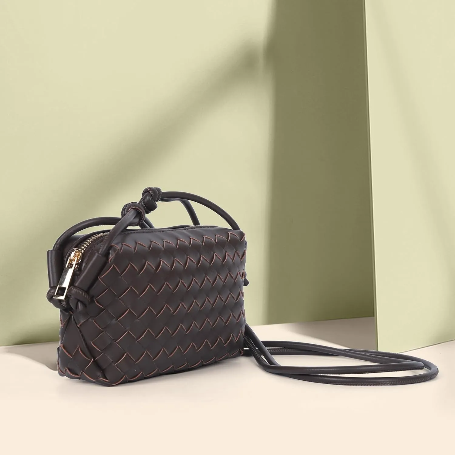 Woven Crossbody Bags for Women,Handwoven Small Purses for Women,Vegan Leather Handbag Trendy Shoulder Bag